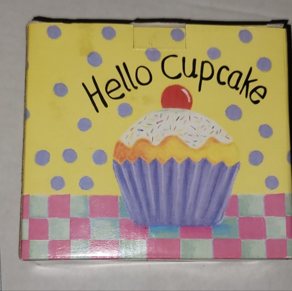 Hello cupcake coffee cup mug with top in box - Picture 4 of 7